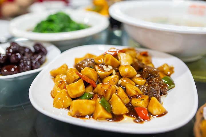 {BT8博龍娛樂}(内行人去饭店必点的菜不辣的) {BT8博龍娛樂}(内行人去饭店必点的菜不辣的)