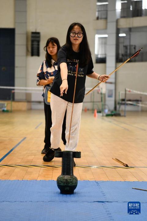 {賭波}(大学体育课游戏无器材简单游戏)