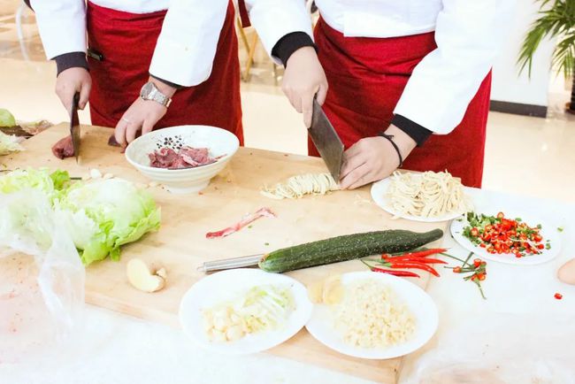 {線上娛樂}(2021年最新厨房菜品有哪些)